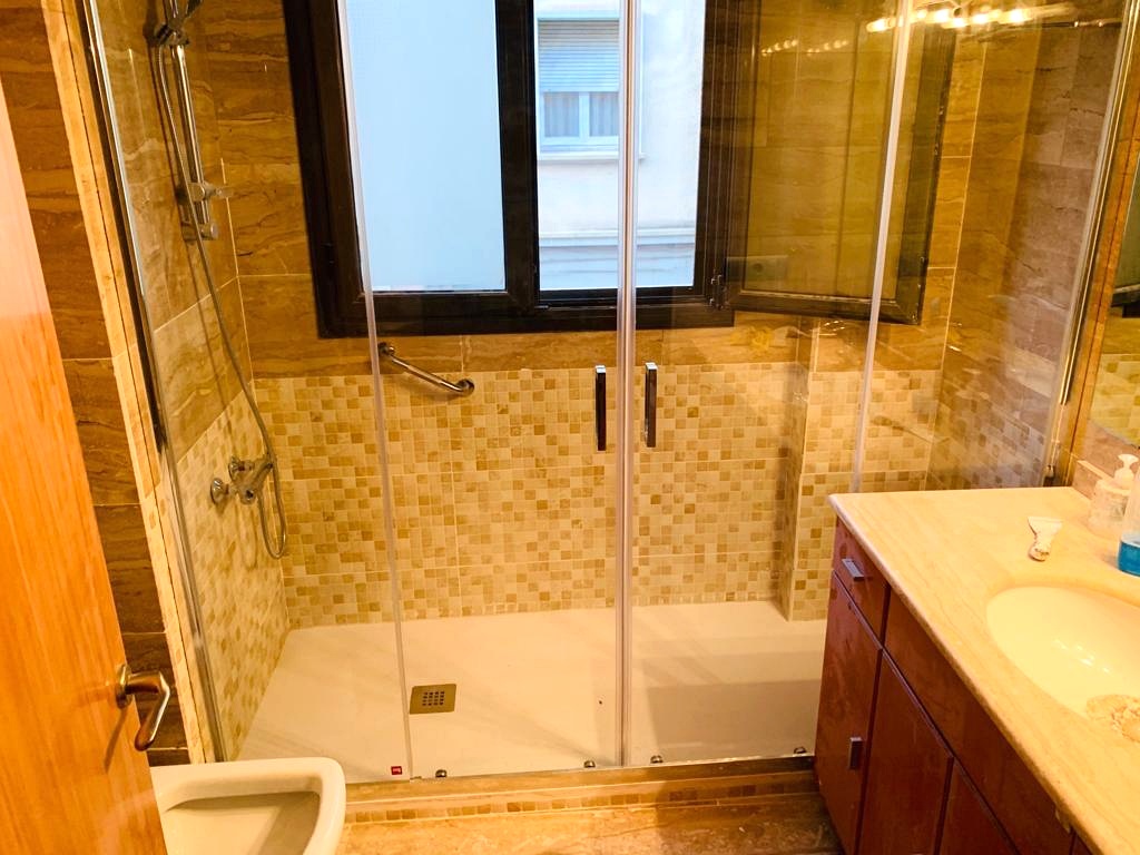 Instalación profesional plato de ducha Barcelona