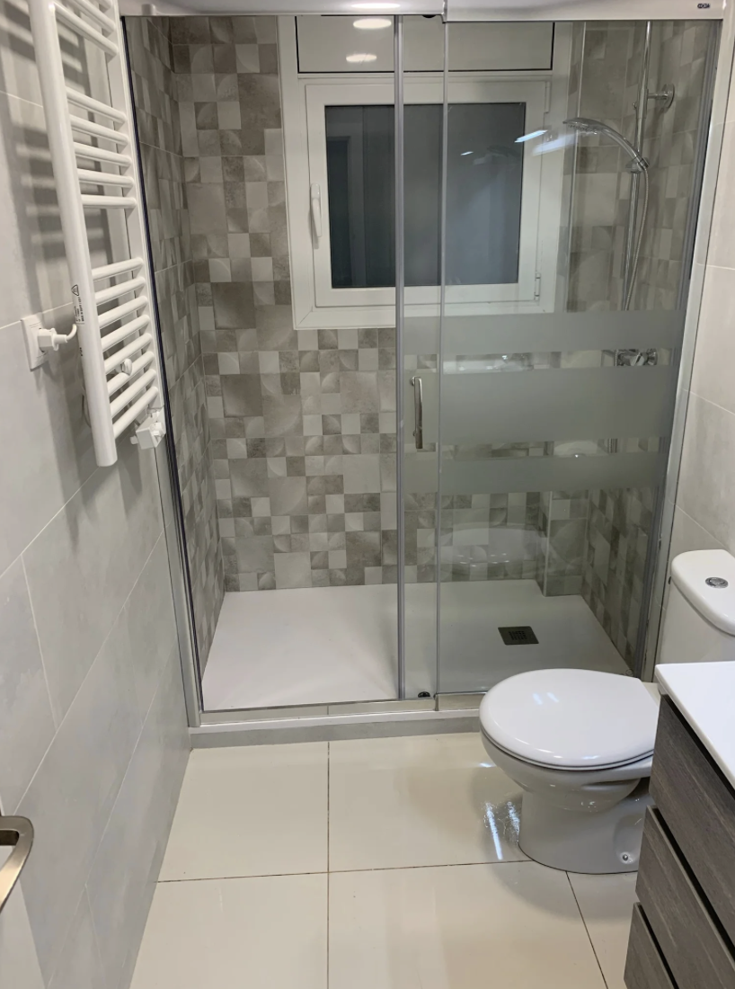 Reforma de baño Barcelona - Antes y después - Reformes Bonilla
