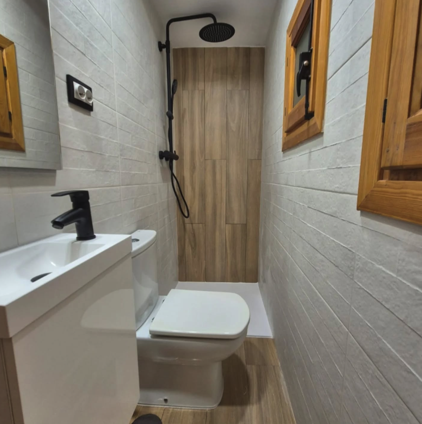 Reforma integral baño con ducha Barcelona - Reformes Bonilla
