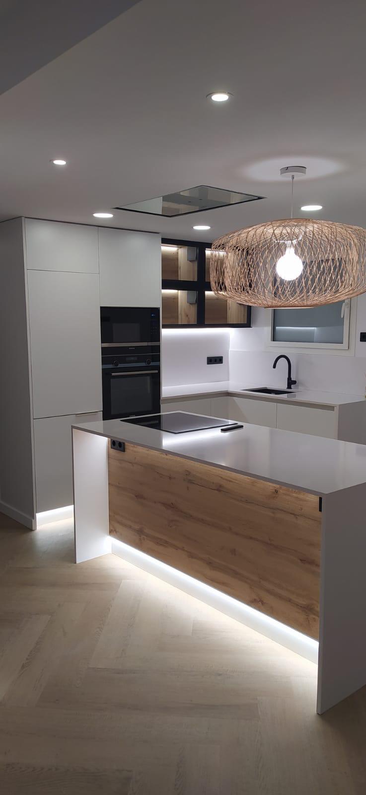 Modern renovated kitchen 3 by Reformes i Construccions Bonilla